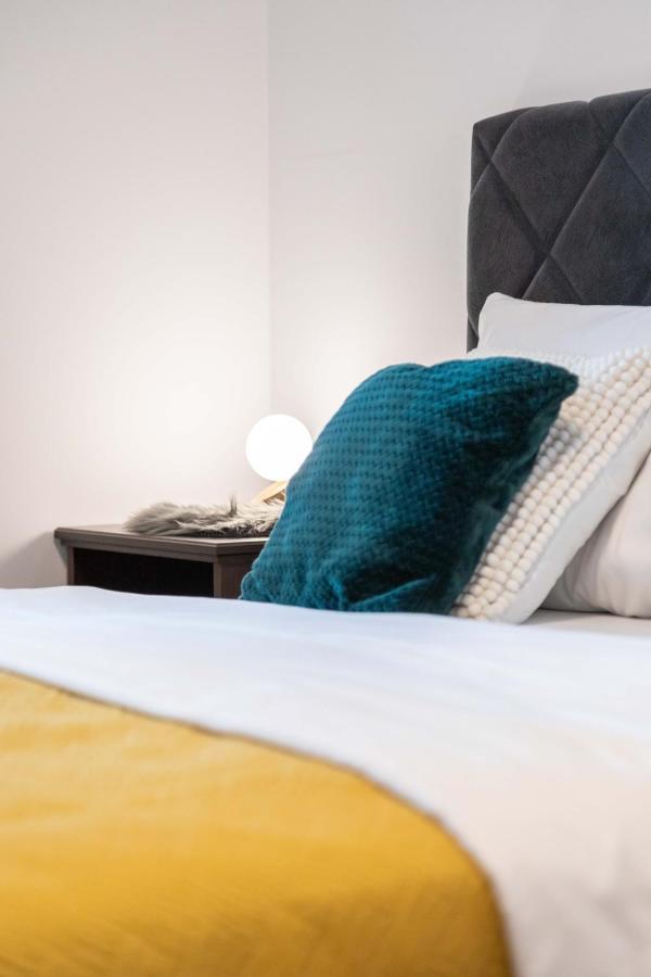 Design 2Bdr Apartment With Balcony- Free Parking 자그레브 외부 사진
