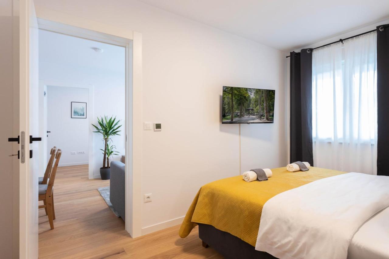 Design 2Bdr Apartment With Balcony- Free Parking 자그레브 외부 사진