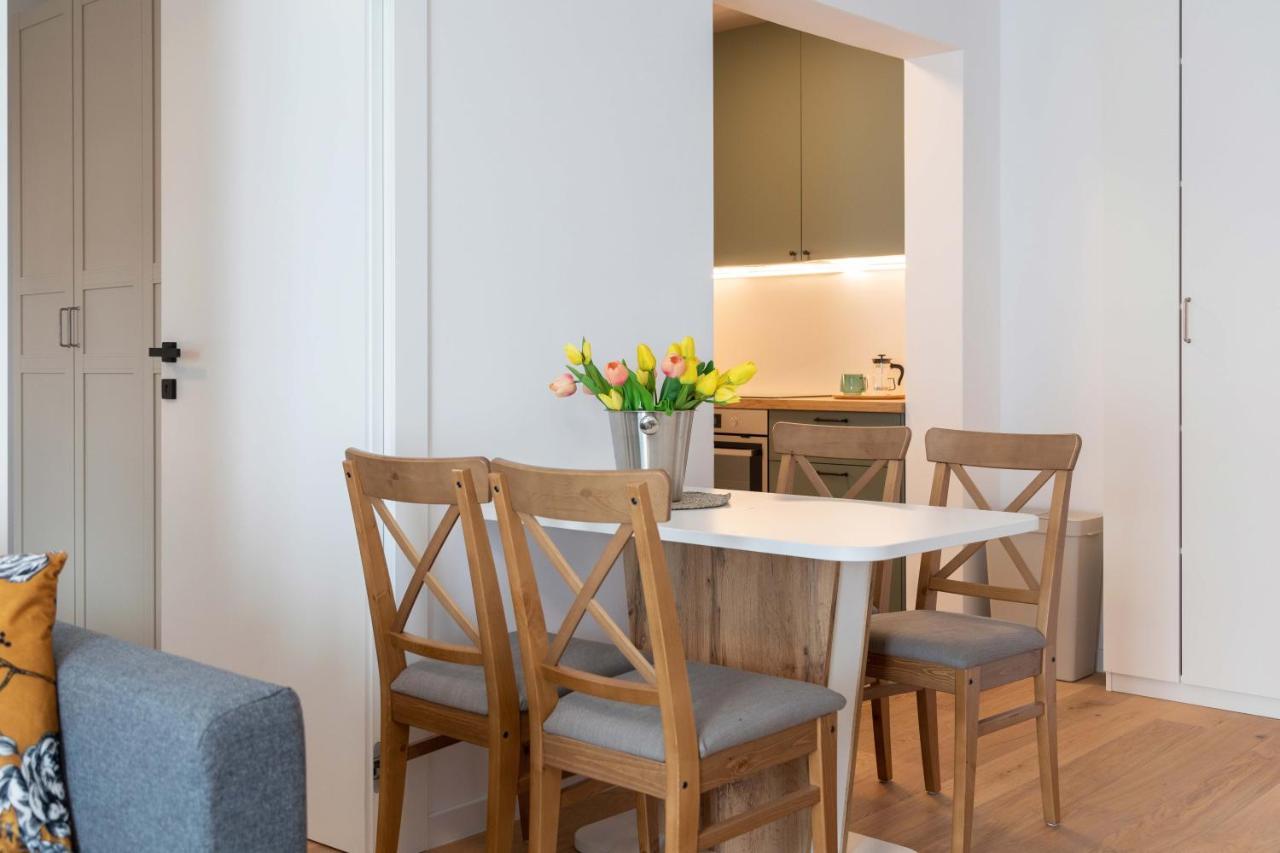 Design 2Bdr Apartment With Balcony- Free Parking 자그레브 외부 사진