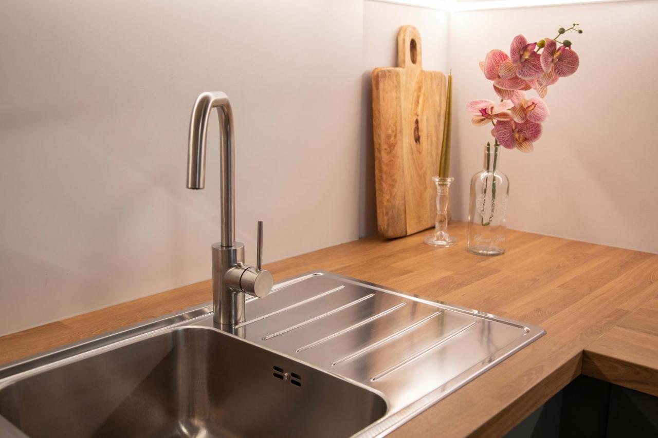 Design 2Bdr Apartment With Balcony- Free Parking 자그레브 외부 사진