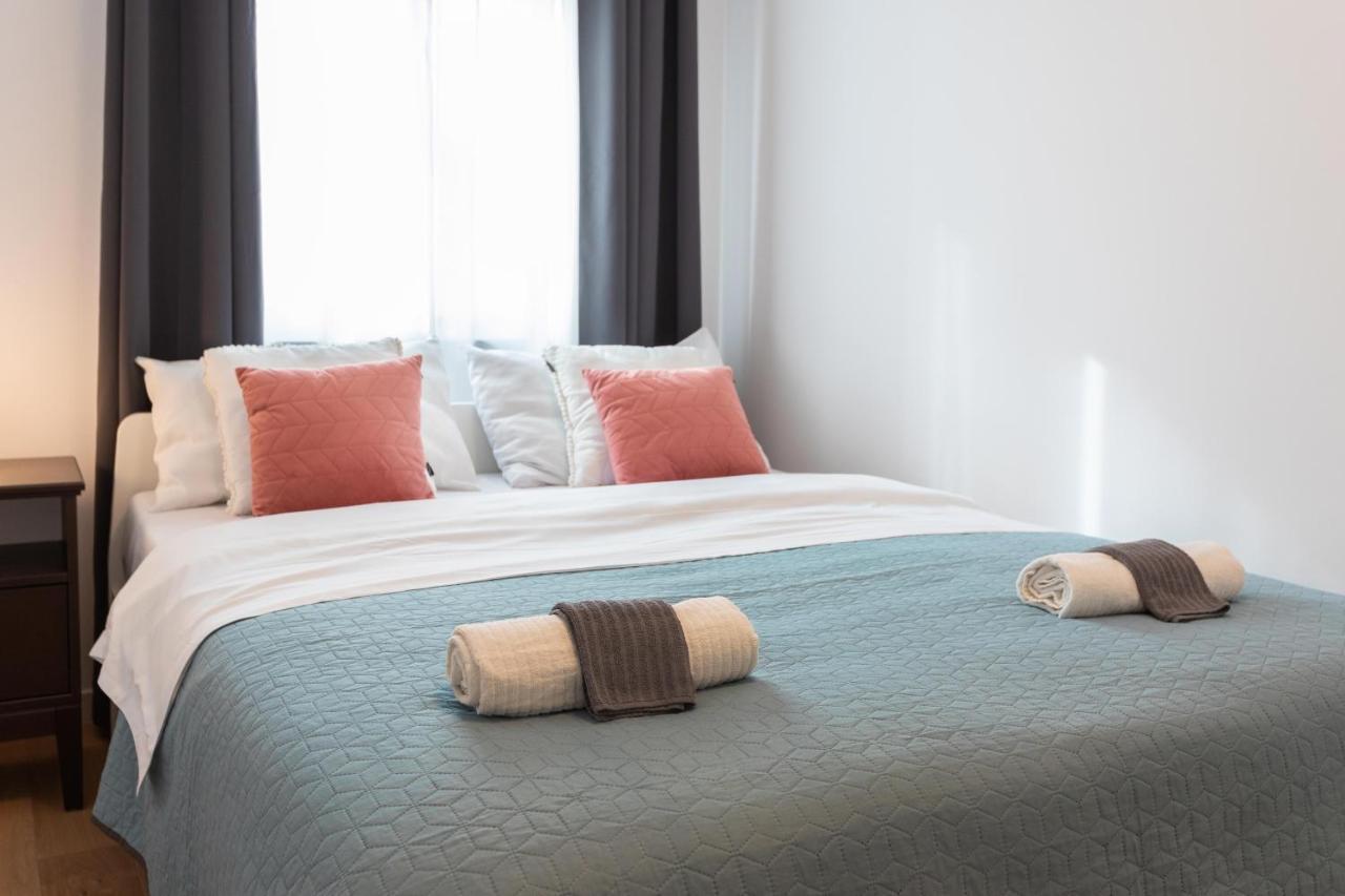 Design 2Bdr Apartment With Balcony- Free Parking 자그레브 외부 사진