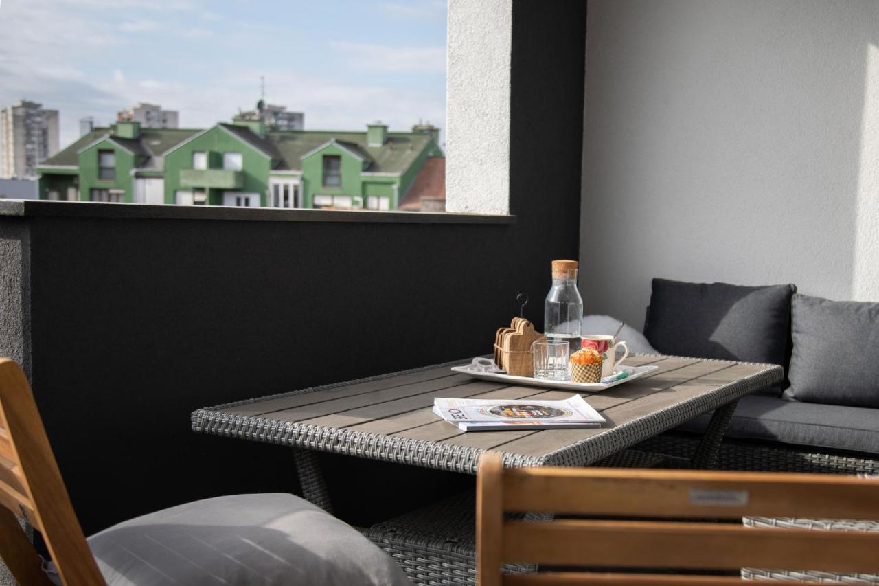 Design 2Bdr Apartment With Balcony- Free Parking 자그레브 외부 사진